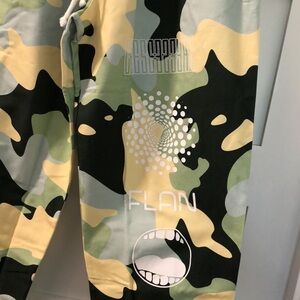 NEW Flan Labs ROQUEFORT WIDE-LEG PANTS Mens XS Camouflage Jogger new with tags